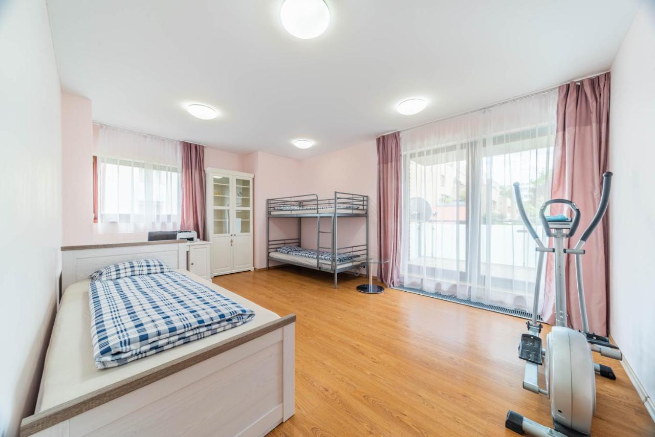 Krasne Ubytovani S Balkonem Apartment *
